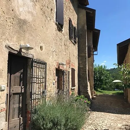 Agriturismo La Costa - Casa Vacanze Rovagnate Exterior photo